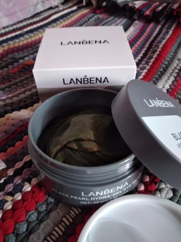Customer photo review of Lanbena Gold Black Pearl Hydra-gel Eye Patches