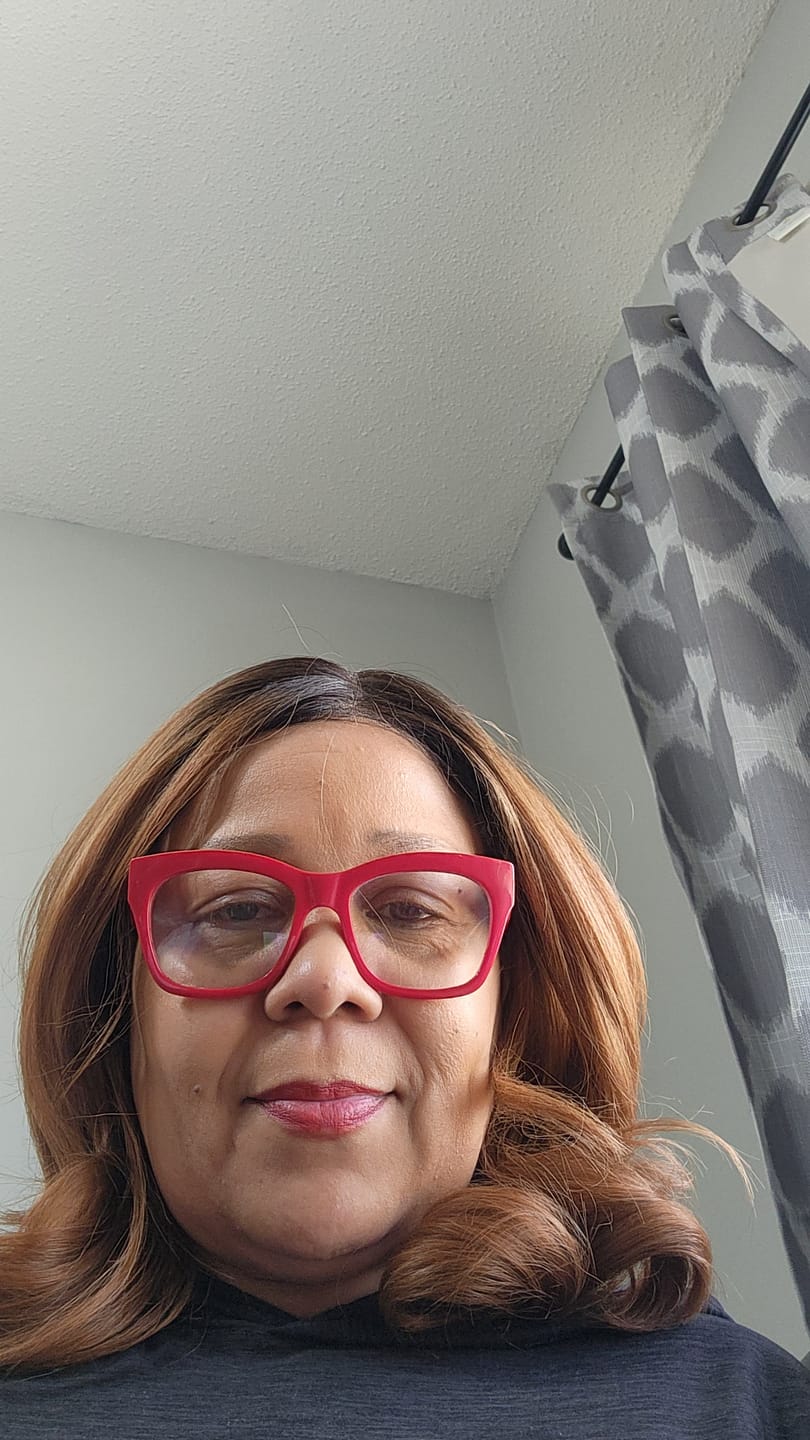 Customer photo review of Outre Melted Hairline Glueless Deluxe Wide 2x5 HD Lace Front Wig - ARLISSA