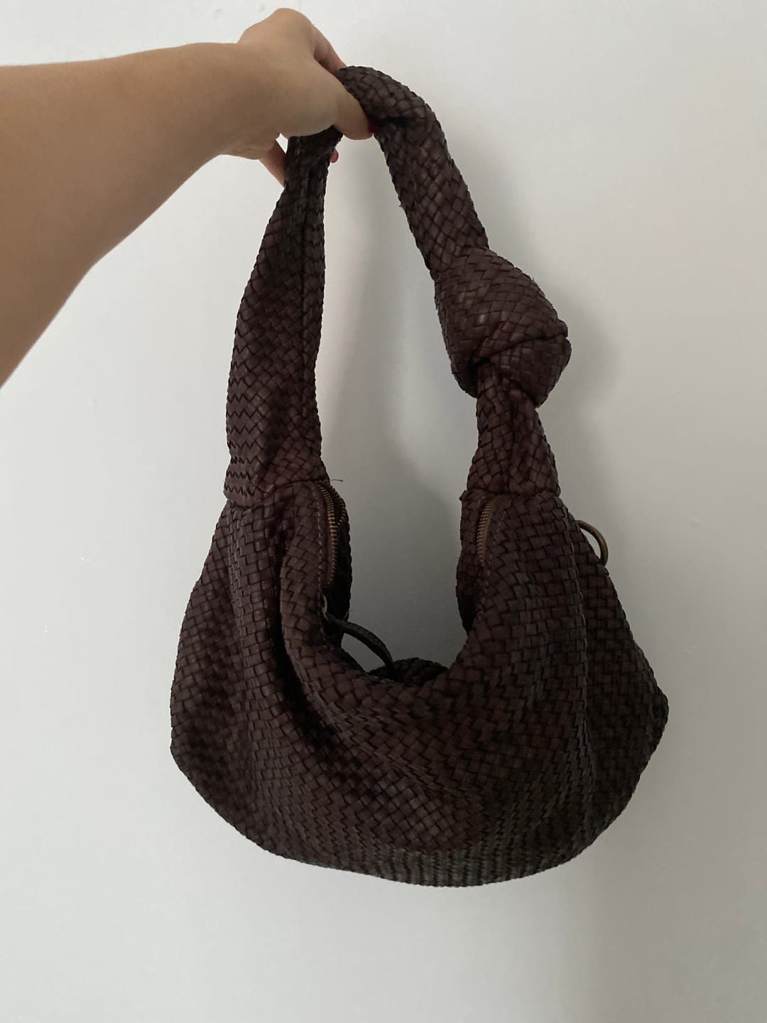 Customer photo review of Cartera tejida cuero café Chocolate PREVENTA