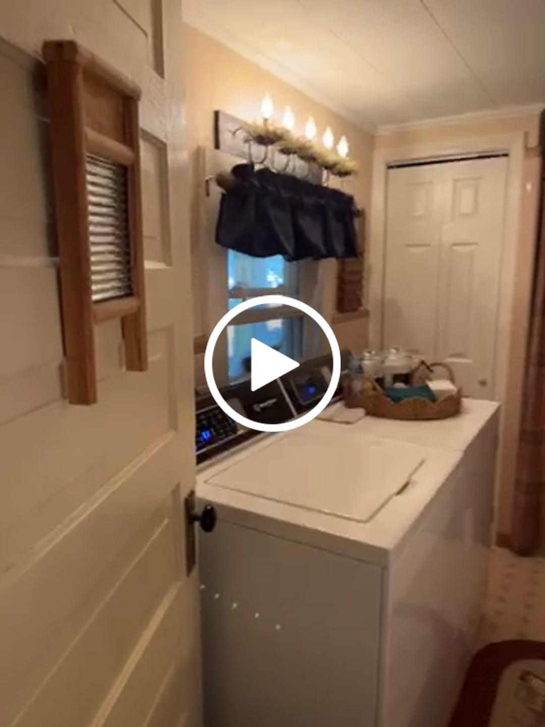Customer video review of Braided Seagrass Tray