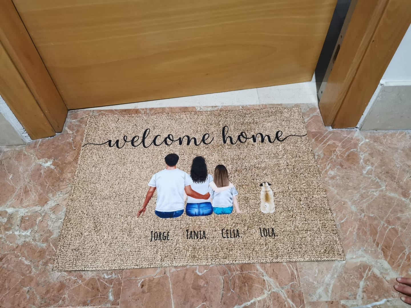 Customer photo review of Familia - Felpudo personalizado