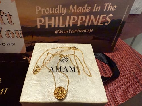 Customer photo review of The Padumna Minimalist Chain Pendant Necklace