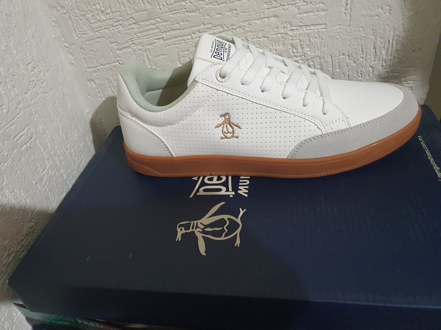 Customer photo review of Tenis Style Cole Blanco
