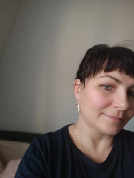 Customer photo review of Elysia Pavé Hoop