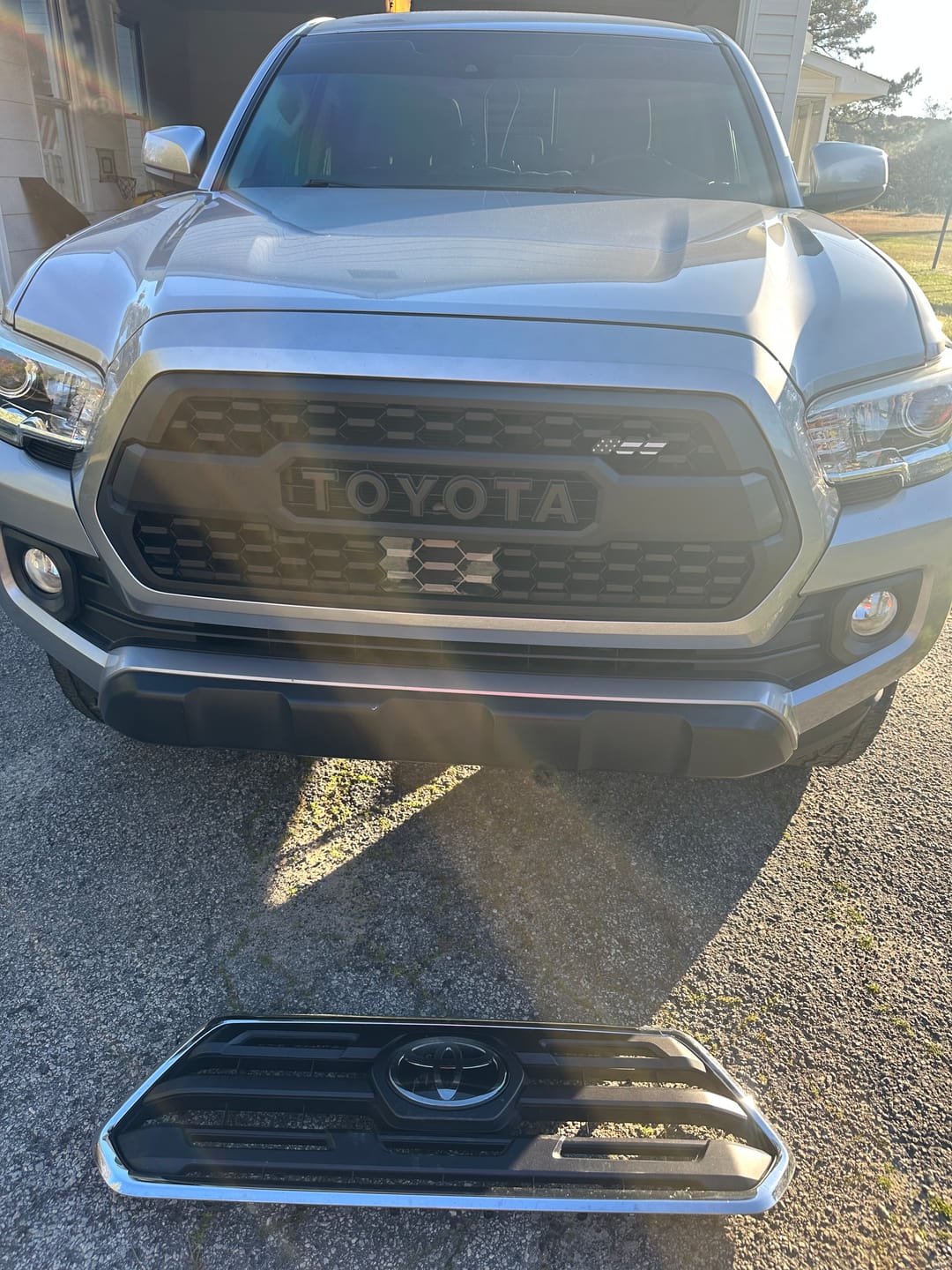 Customer photo review of 2016-2023 TOYOTA TACOMA TRD PRO GRILL