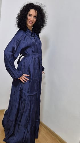 Customer photo review of Rochie Iunia cu maneci tip clopot si nod la gat