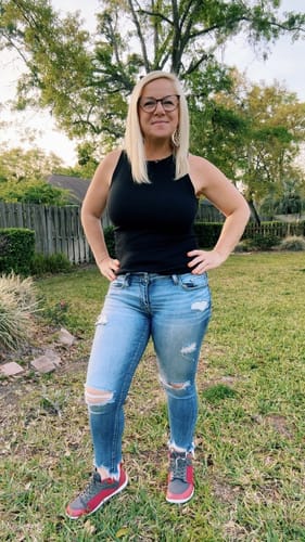 Customer photo review of Lorana Sneakers – Ergonomic Barefoot Shoes for Everyday Wear