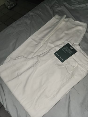 Letícia P. review of Calça Pantalona Graviola Off White + Forro image 1 out of 1