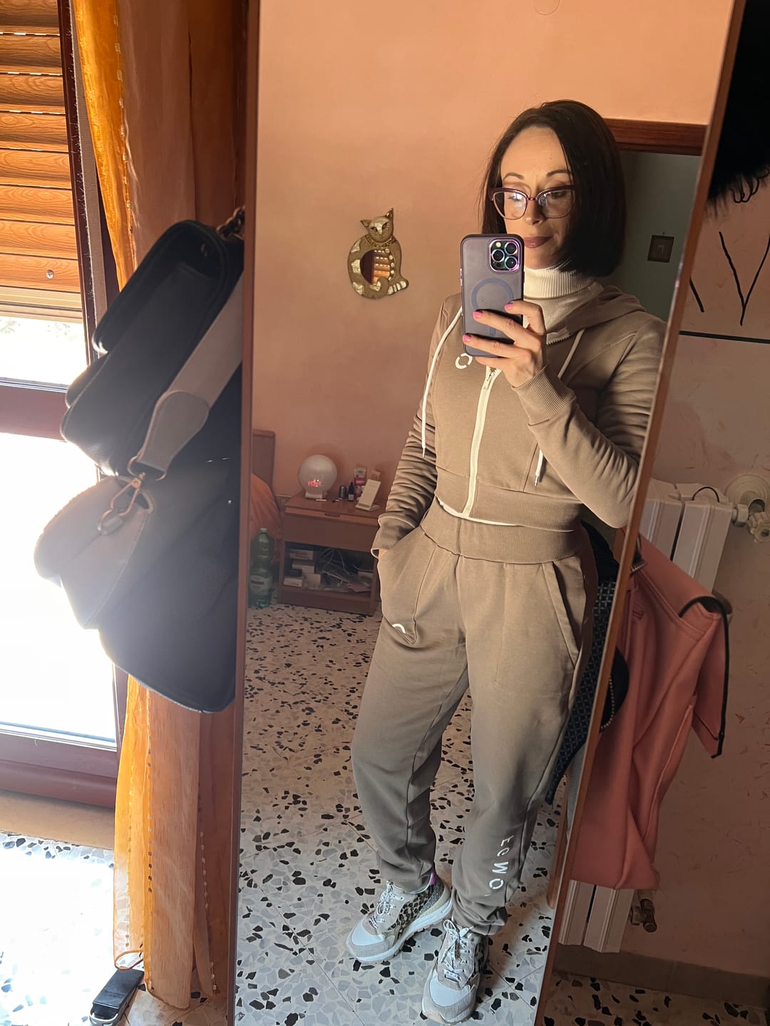 Customer photo review of Jogger Slim Ikonic FW 24/25 Nocciola Taupe