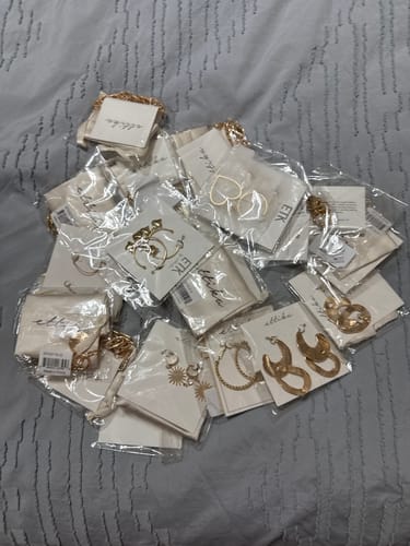 Customer photo review of Ettika Assorted Jewelry NWT/NWOT Wholesale