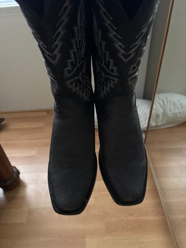 Customer photo review of Ariat® Men's Futurity Showman Black Elephant Western Boots 10044618