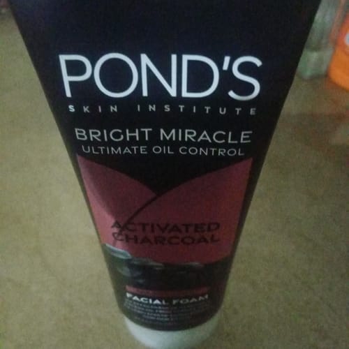 Customer photo review of PONDS BRGHT MIRACLE OIL CONTROL CHARCOAL FACEWASH 100G