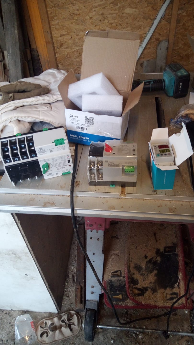 Customer photo review of Comutator de transfer automat trifazat pentru panouri fotovoltaice 230V 125A ATS