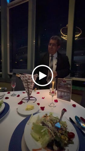 Customer video review of Cena Romántica