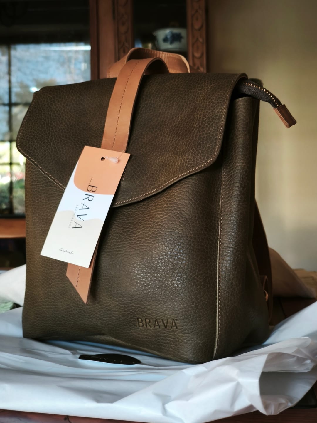 Customer photo review of Mochila de cuero modelo ELENA Oliva