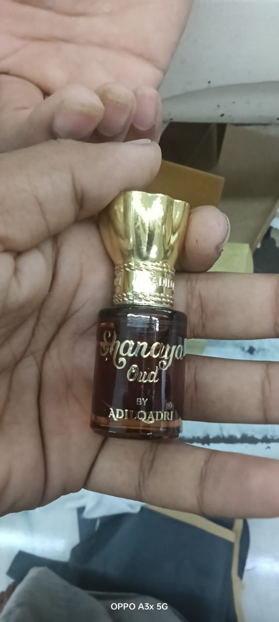 Customer photo review of Shanaya Oud Luxury Attar Perfume