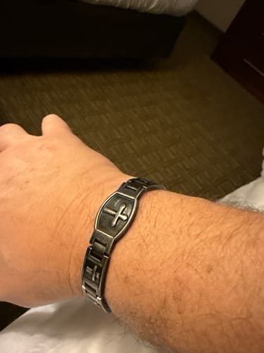 Customer photo review of Special Offer! The Hero Company - 'For The Fallen' Arlington Magnetic Bracelet: Helps Pair Veterans With A Service Dog Or Shelter Dog
