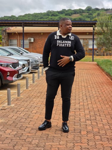 Customer photo review of Orlando Pirates Knitted LS Jersey-Black