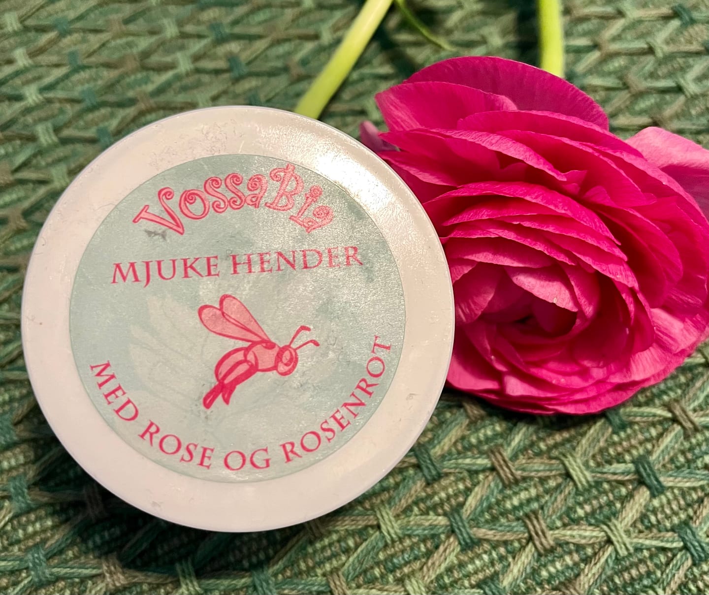 Reseña fotográfica de un cliente sobre Manos suaves - con rosa y raíz de rosa