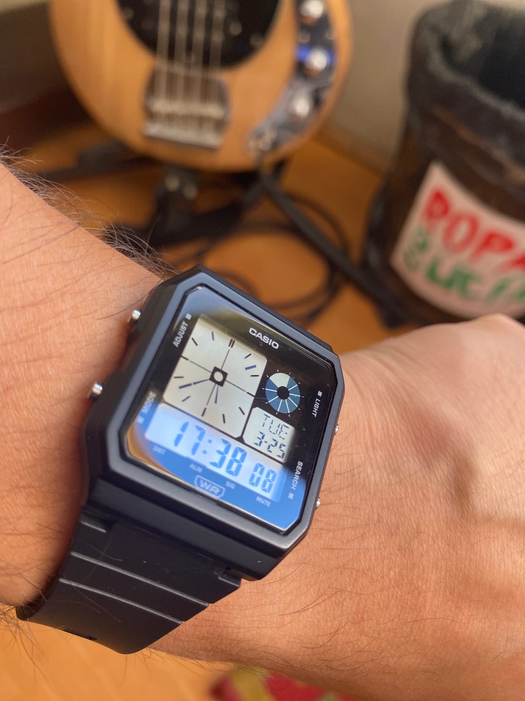 Customer photo review of Reloj Casio Vintage LF-20W-1ADF Twin-Graph Reissue Resina