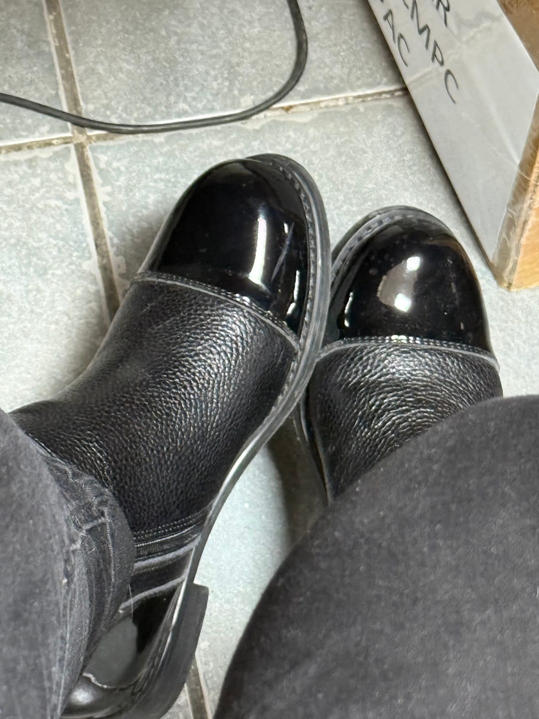 Customer photo review of Botines Mujer / Verdecillo Negro