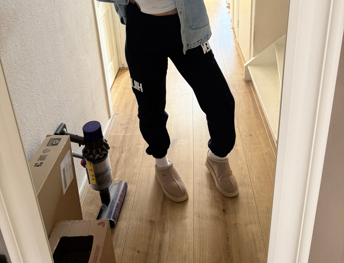 Kundenbewertung mit Foto von GATED COMMUNITY SWEATPANTS DARK GREY