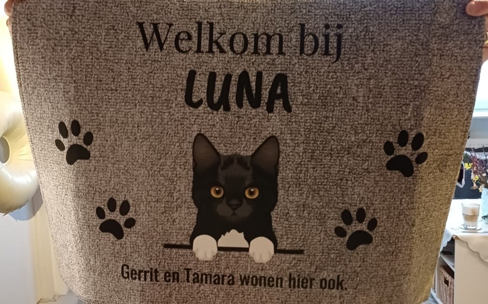 Customer photo review of Welkom bij - Gepersonaliseerde huisdier deurmat