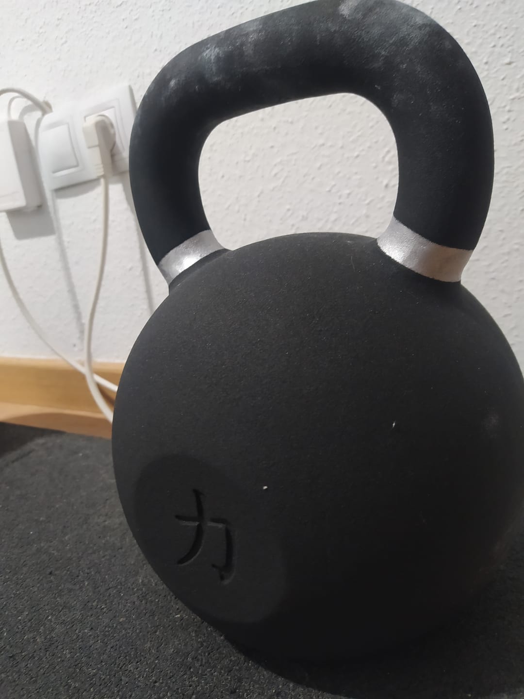 Customer photo review of Strength Shop Cast Iron Kettlebells - Single Mould, Powder Coated, 4-64KG