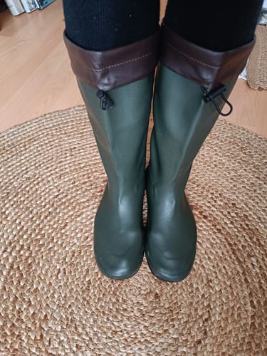 Customer photo review of Vaistoa Korpi –paljasjalkakumisaappaat