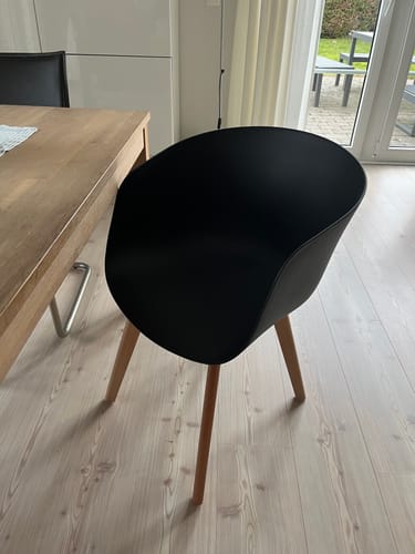 Customer photo review of ALBORG - Lot de 4 chaises scandinaves en bois et polypropylène noir