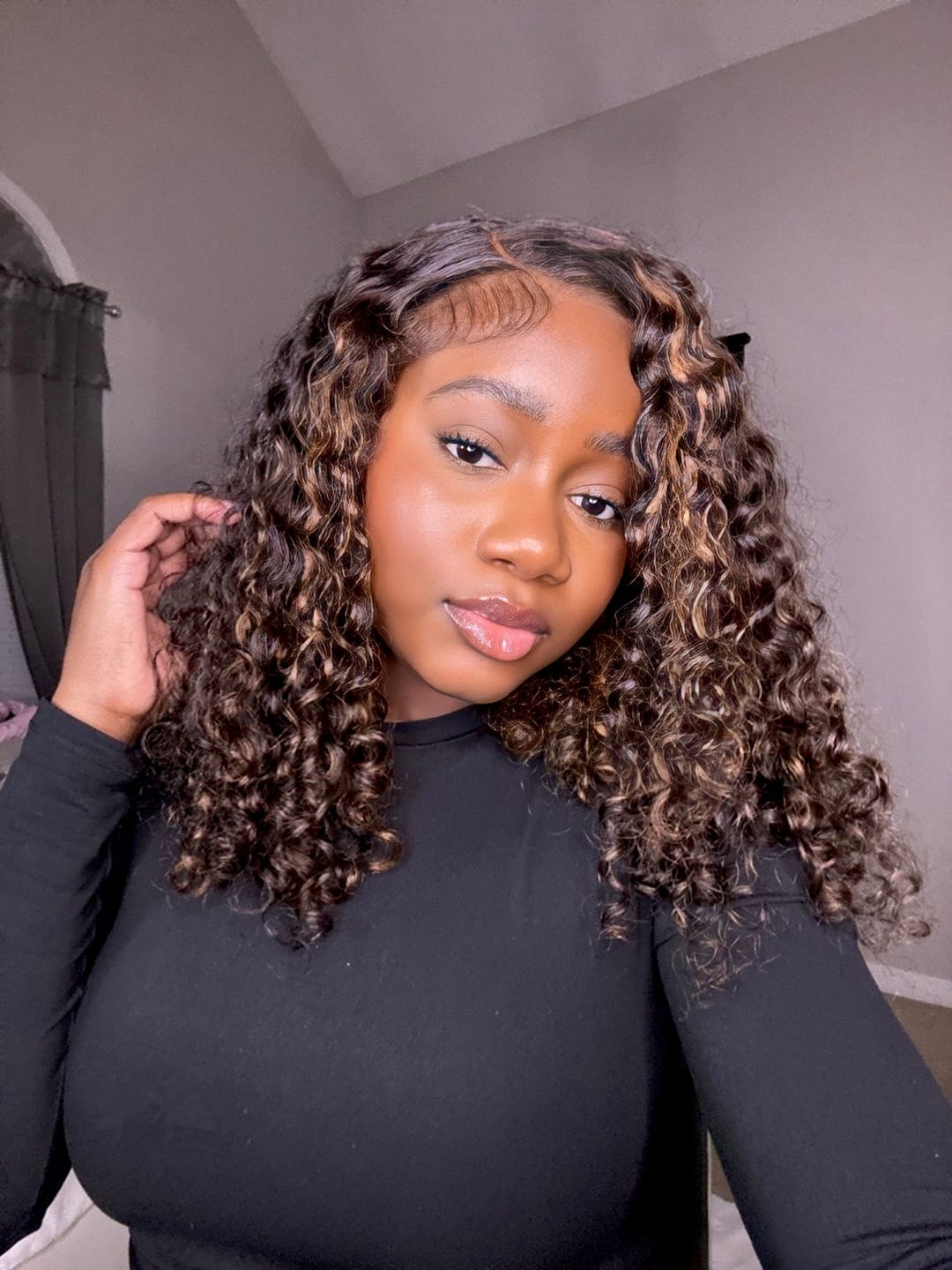 Customer photo review of AlwaysAmeera Same | Wavymy TikTok Viral Pre-cut Lace Wear Go Casual Blonde Highlights Water Wave Minimalist 4x6 Lace Wigs Dome Cap Glueless with Natural Hairline Wig