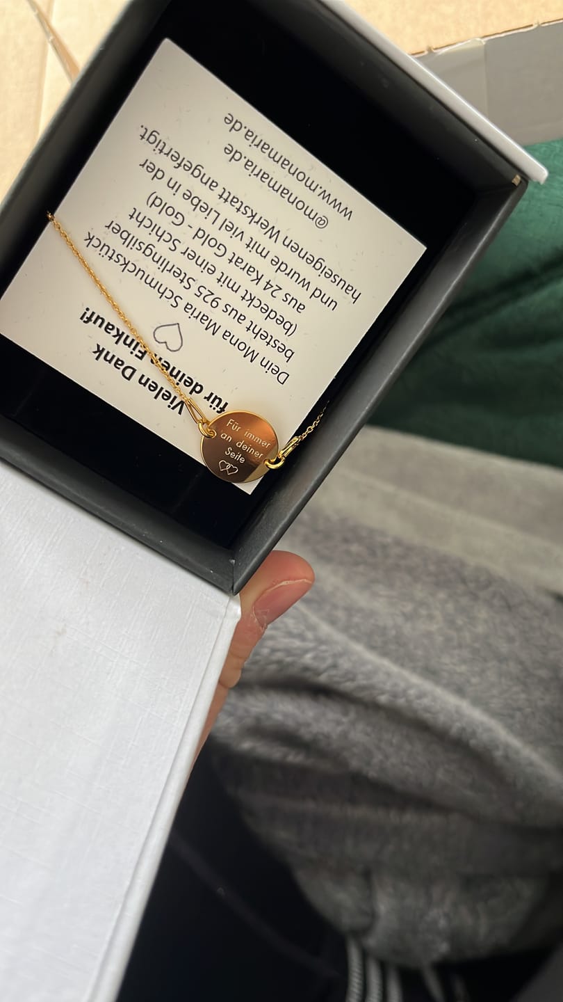Customer photo review of MONA MARIA ARMBAND MIT FOTO IN GOLD