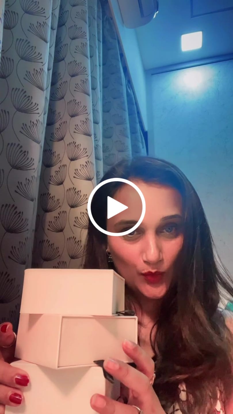 Customer video review of Zircon-Studded Floral Set