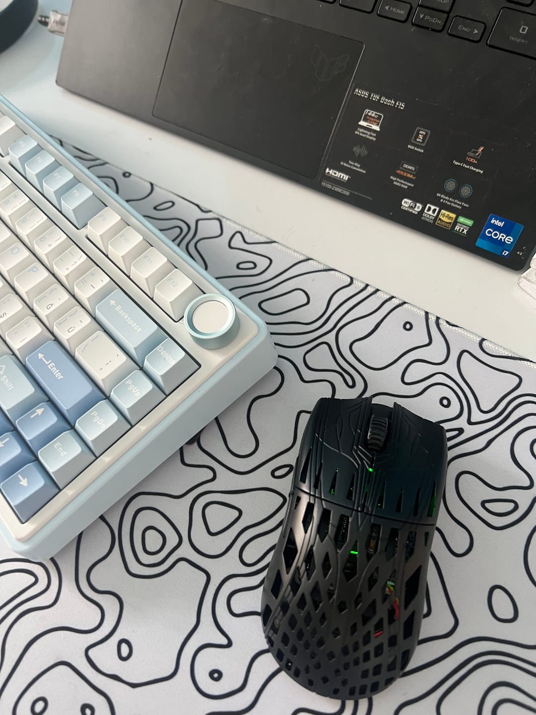 Customer photo review of Pwnage Trinity Karbon Fiber Wireless Mouse