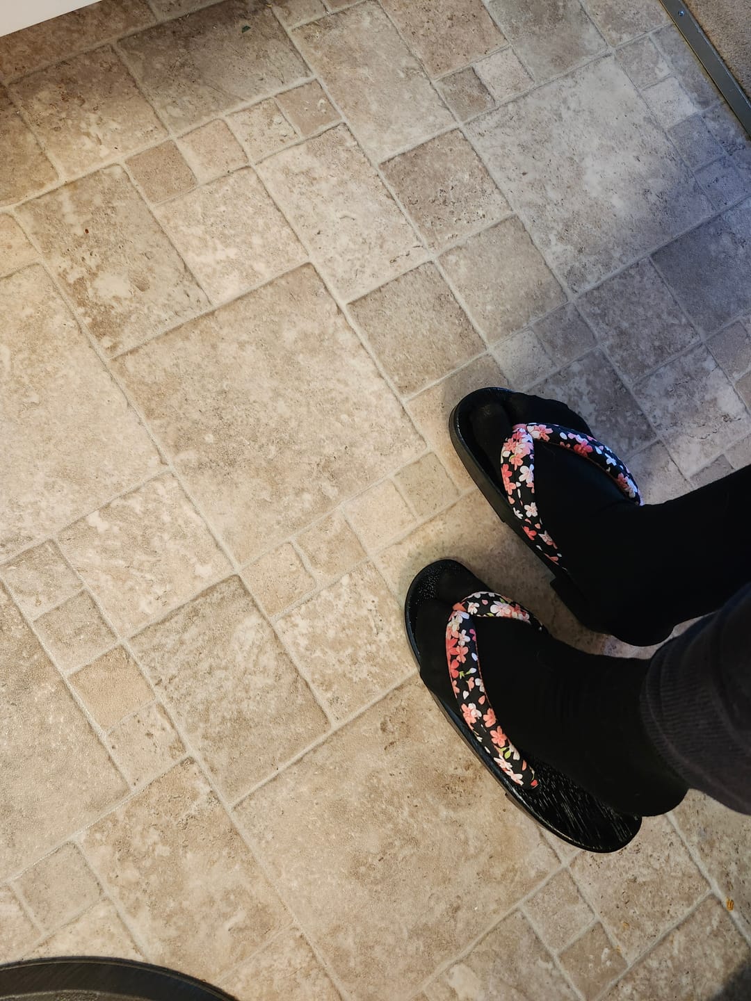 Customer photo review of Women's Geta Clogs 【Black Sakura】