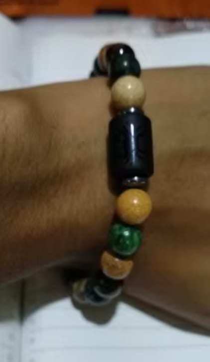 Customer photo review of Natural Mixed Gemstones 12 Zodiac Signs Bracelet