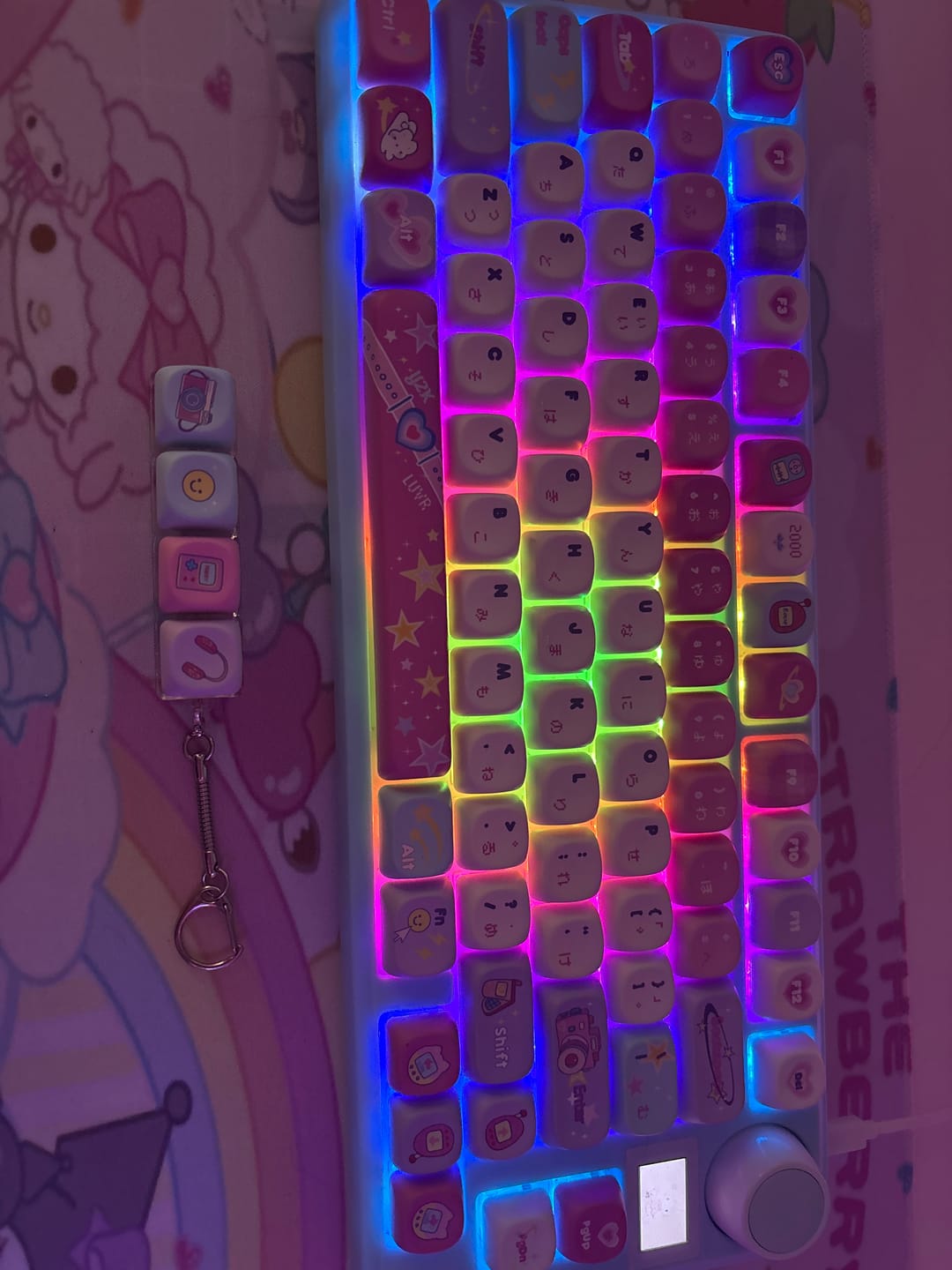 Customer photo review of KiiBOOM x Elyxirine Digital Dreams: Pastel Y2K Keycap Set