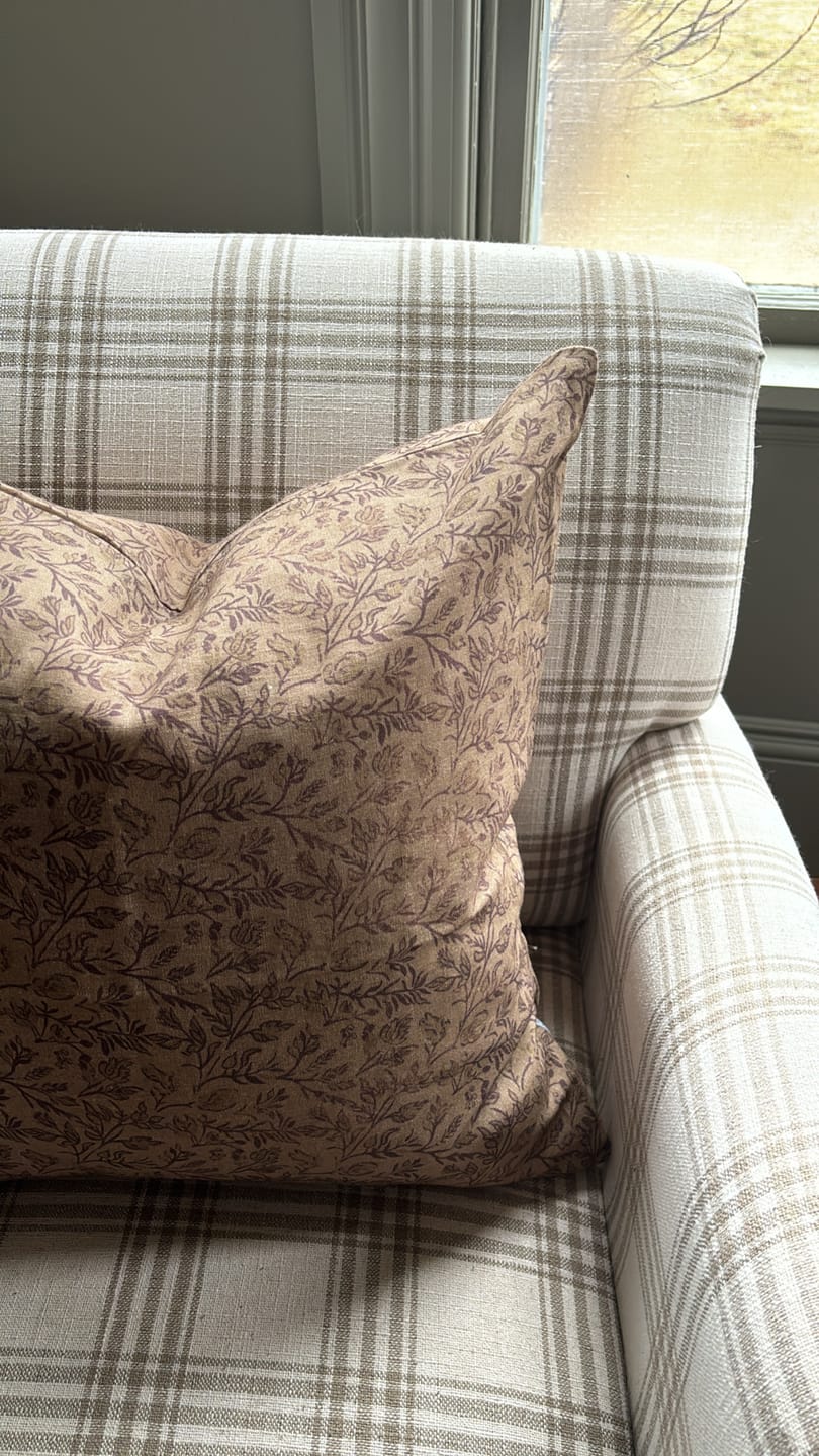 Customer photo review of Faye - 18" | 22"