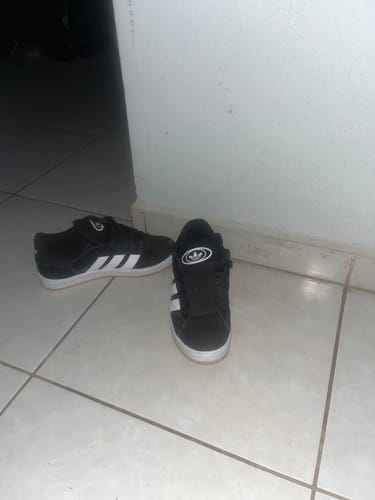 Customer photo review of Tenis Campus Negro Blanco