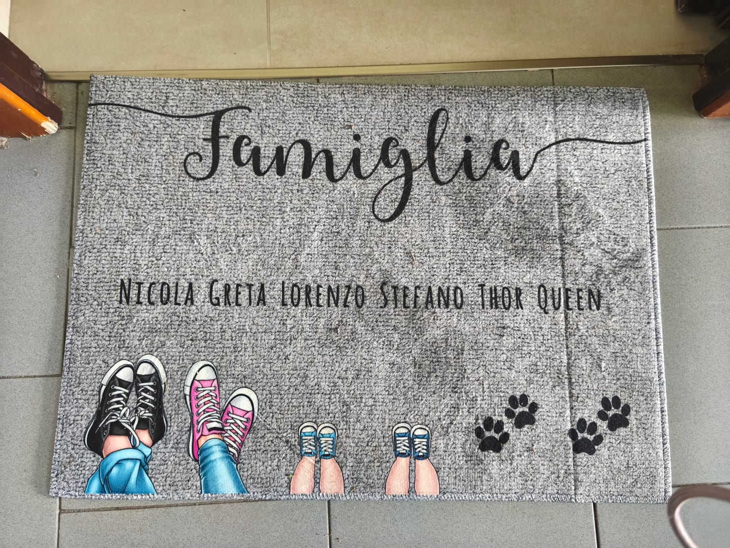 Customer photo review of Scarpe e zampe - Zerbino personalizzato