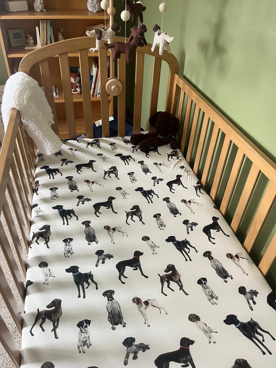 Customer photo review of German Shorthaired Pointer - crib sheets
