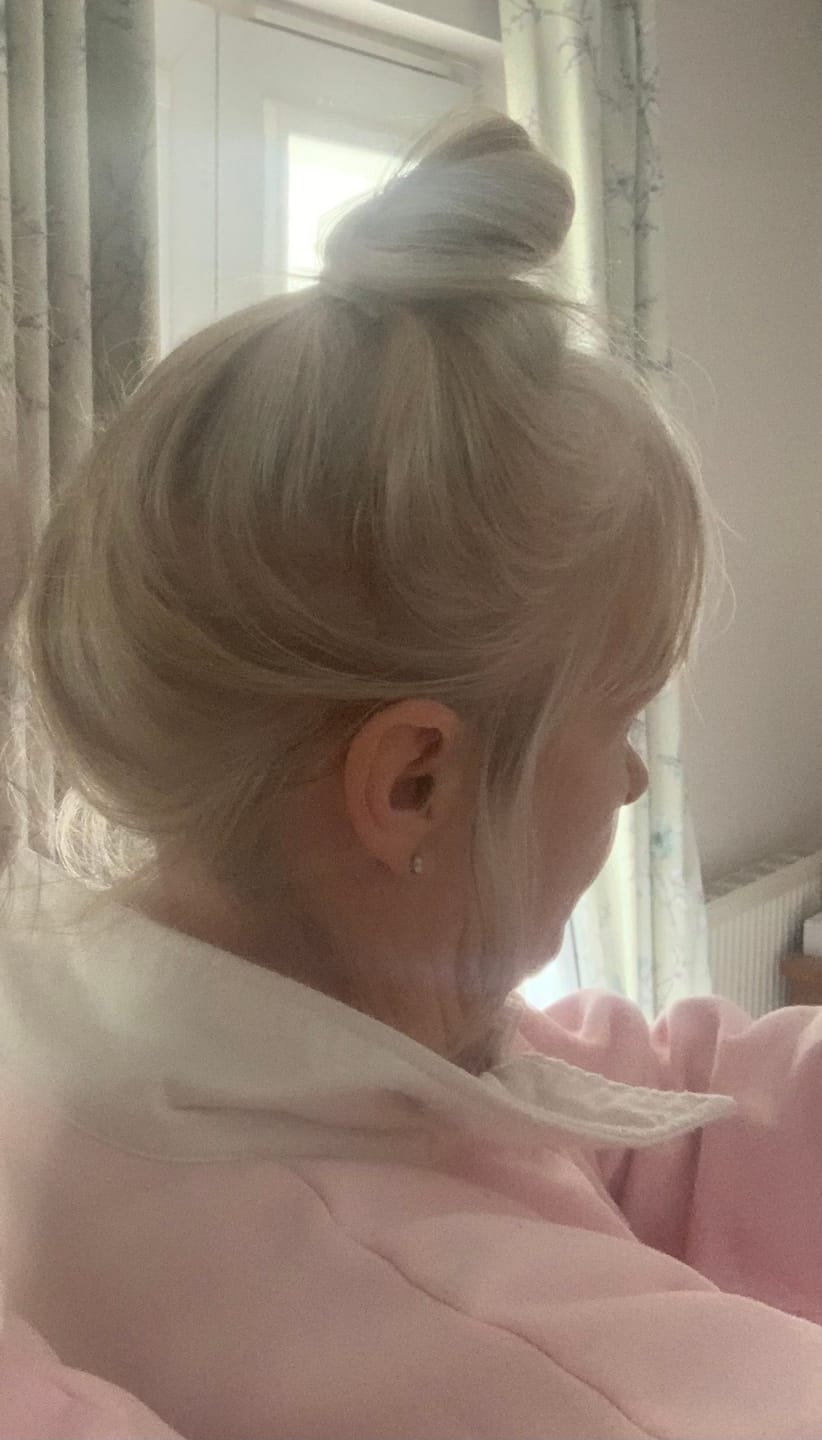 Customer photo review of Stranded Super Easy Clip-in Mum Bun #101 New Love