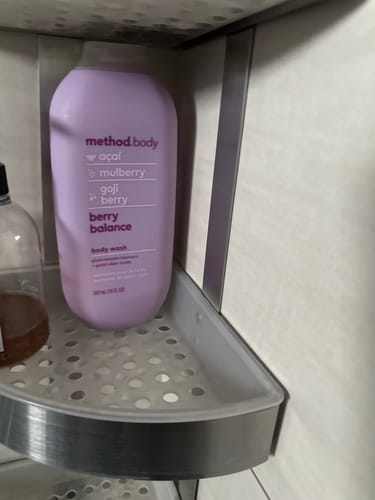 undefined review of bodywash set A: energy boost (2) + daily zen (2) + berry balance (2) image 1 out of 1