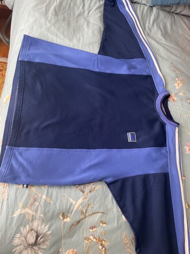 Customer photo review of Adidas Vintage Sweatshirt (L)