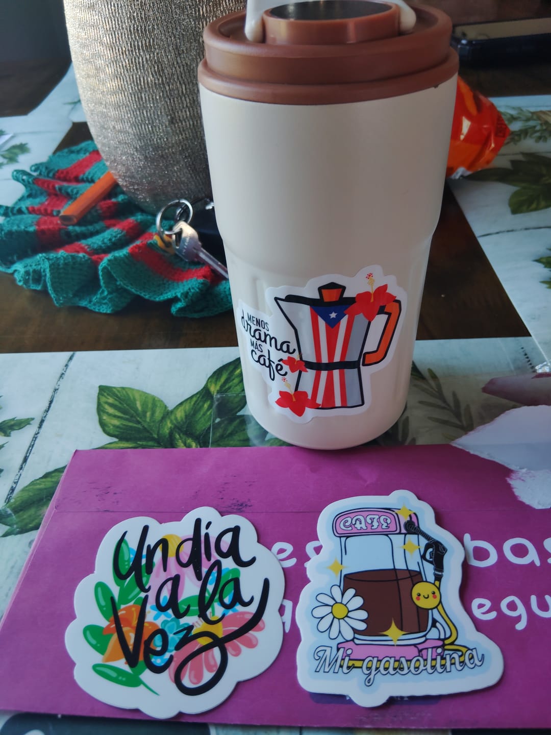 Customer photo review of La isla del encanto (Sticker Laminado)