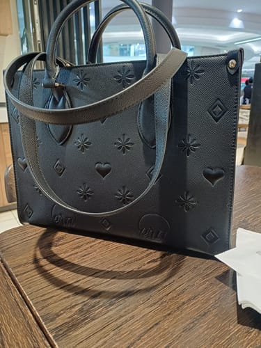Customer photo review of The Carryall Icon Tote
