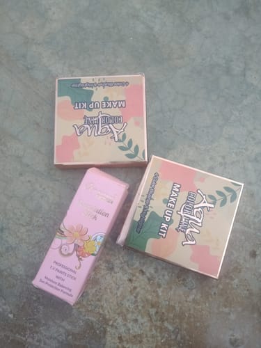 Customer photo review of Glamorous Face Foundation Stick