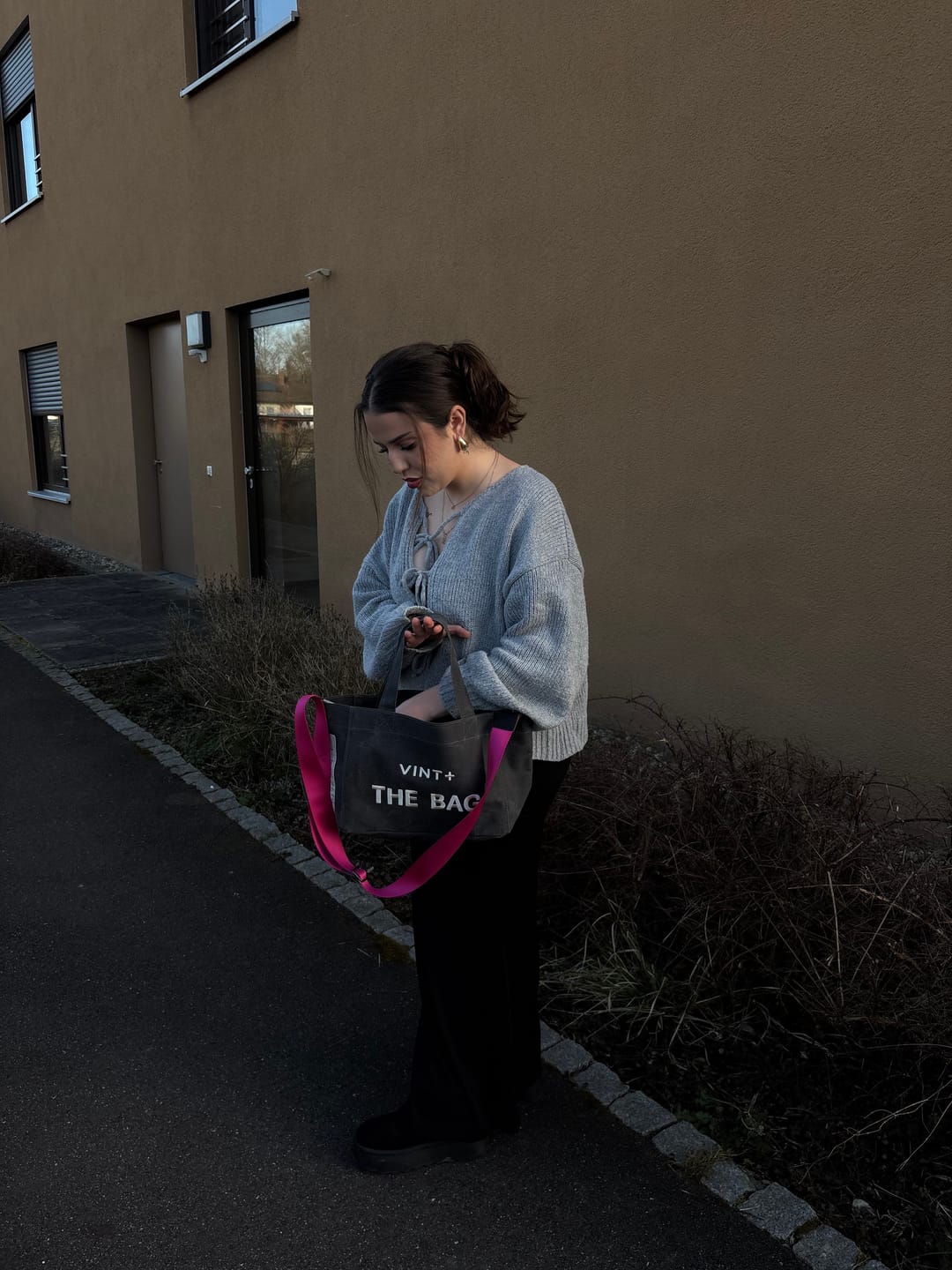 Customer photo review of CANVAS TOTE BAG - SMALL - ANTHRAZIT