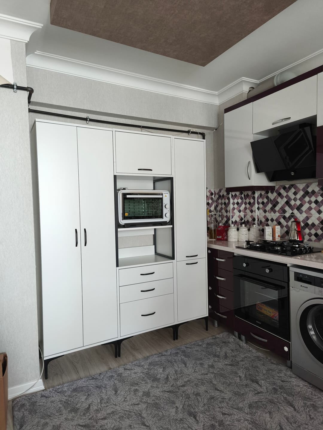 Customer photo review of Rani JE144 Çok Amaçlı Dolap 5 Kapaklı 3 Çekmeceli Kiler Mutfak Dolabı Beyaz