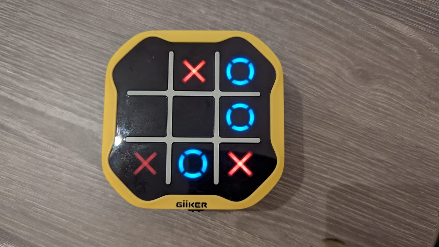 Customer photo review of GiiKER Tic-Tac-Toe Bolt